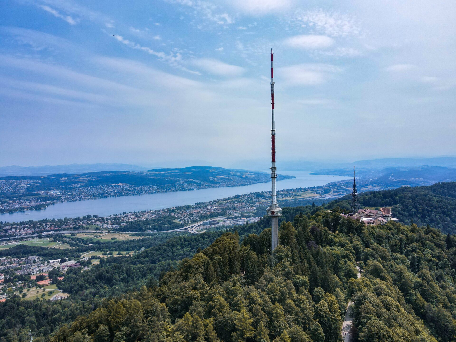 Uetliberg tower overlooking Zürich and the lake